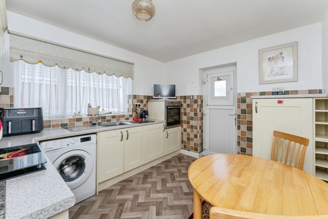 62, Courtland Drive, Deeside photo 3