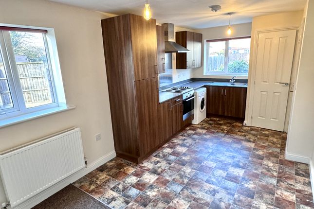26, Moulton Crescent, Newark photo 2