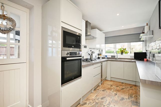 2, Rothbury Close, Sheffield photo 2