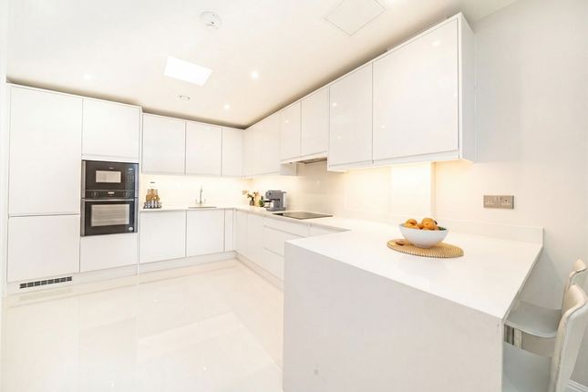 Flat 1, 203-207, Merton Road, South Wimbledon photo 2