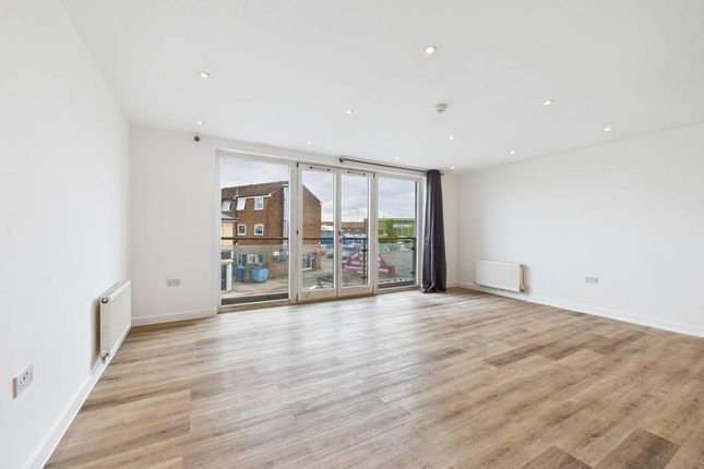 Flat 1, 46-48, Waterside, Brightlingsea photo 4