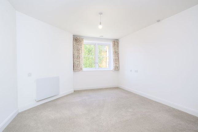 32 Edward Place, Churchfield Road, Walton-On-Thames photo 4