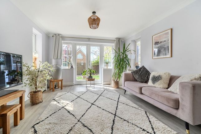 9 Butterfield Court, Bedford photo 3