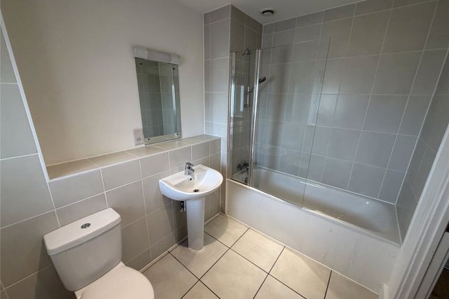 Flat 17, Amber Court, 252, Bowes Road, London photo 2