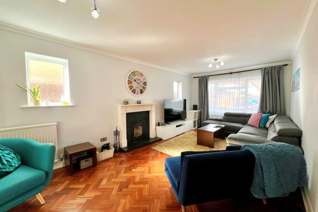 Tantallon, Highfield Road, West Byfleet photo 5