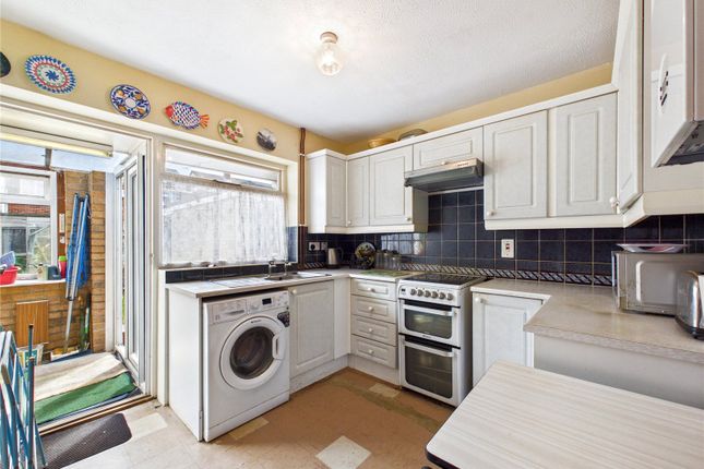 4, Kingsbury Close, Colchester photo 4