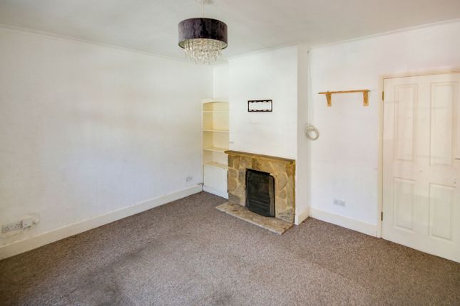 24 Stockwell Road, EAST GRINSTEAD photo 2