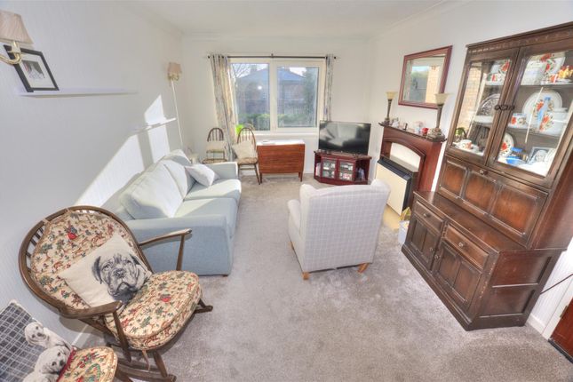 Flat for sale in Blundellsands Road East, Crosby, Liverpool