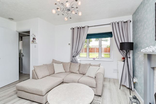 23, Cresswell Avenue, Staffordshire photo 2