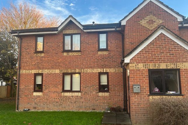 297, Redford Close, Feltham photo 2