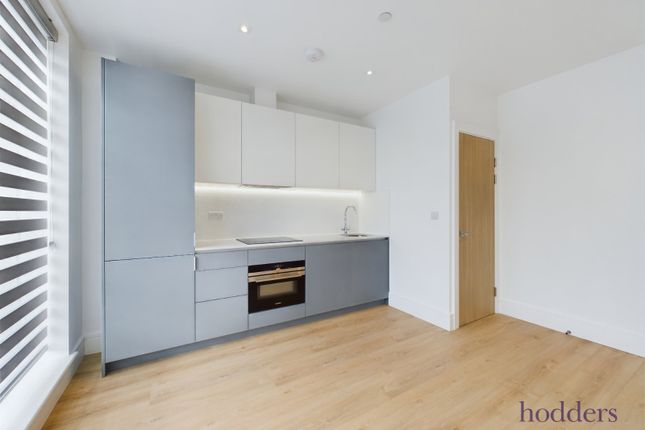 4 Syward Place 4P-48,, Pyrcroft Road, Surrey photo 5