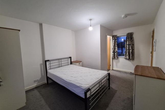 Room 4, 17, Radegund, Cambridge photo 2