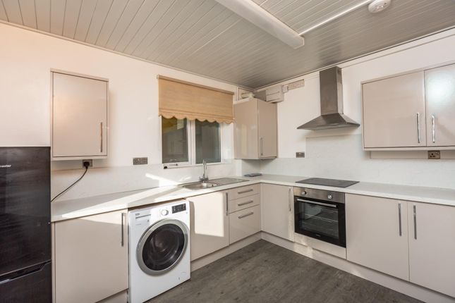 40 Greenslade, Langland Road, Swansea photo 2