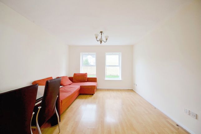 Flat for sale in Angelica Drive, Beckton, London