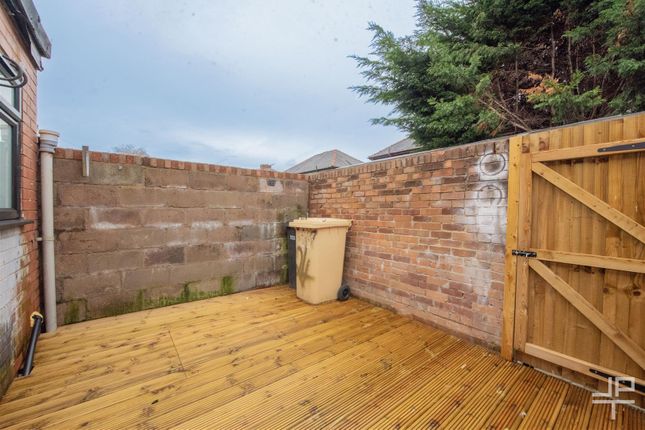 24, Catherine Street East, Bolton photo 5