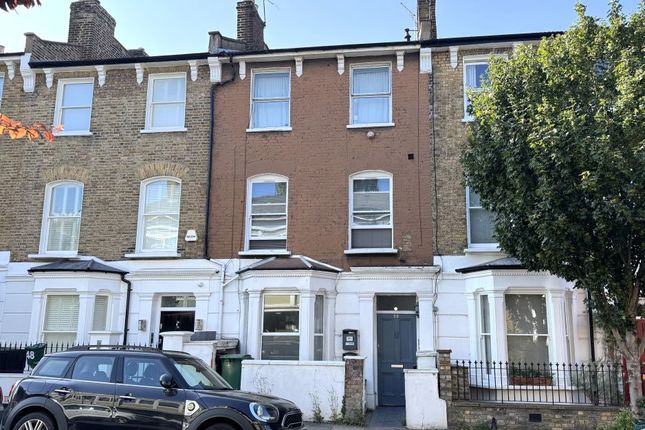 Studio flat on First Floor Flat, 50 Woodsome Road, Dartmouth Park, £125,000