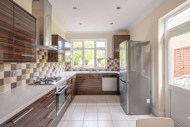 VENTNOR DRIVE, Totteridge photo 4