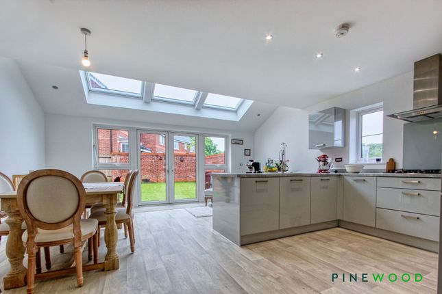 2 Colliers Close, Derbyshire photo 4