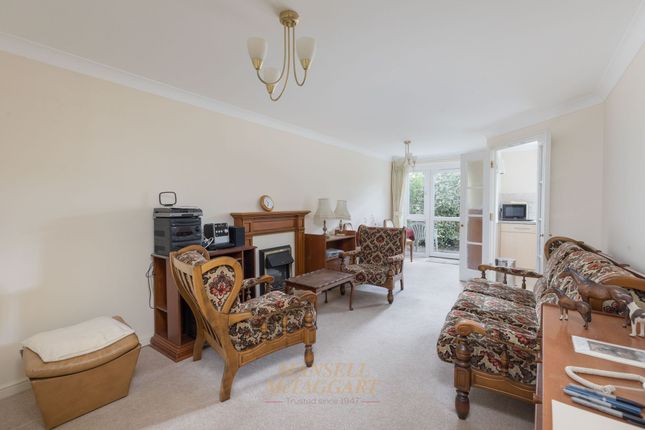 10 Millfield Court, Crawley photo 3