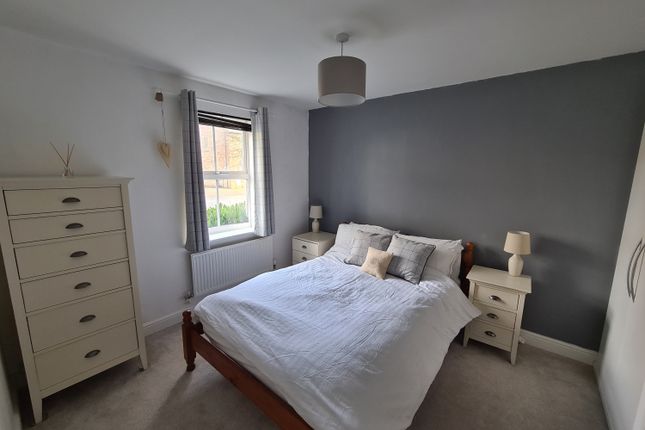 Town house to rent in Elmhurst Way, Carterton, Oxfordshire