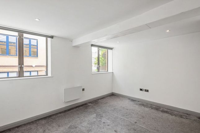 Apartment 5 L I V, George Street, Bradford, West Yorkshire, BD1 5AA photo 4