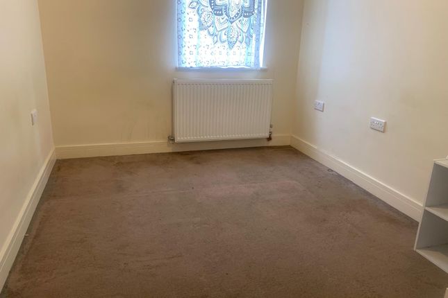 Room to rent in Athelstan Road, Romford
