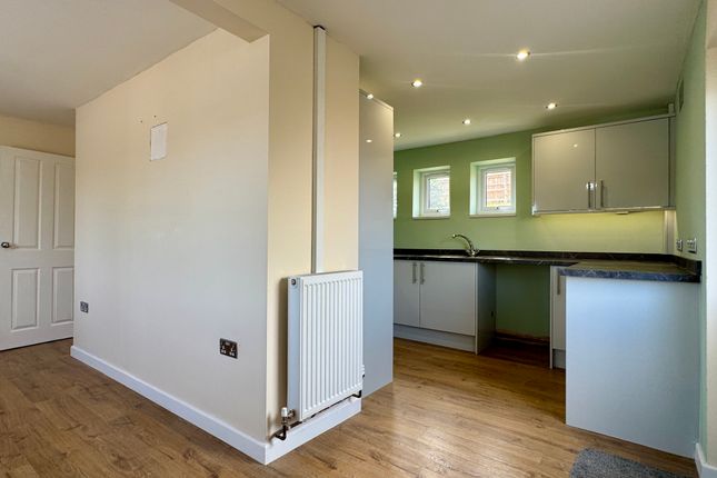 12, Carmarthen photo 5