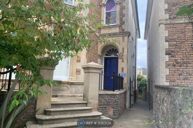 Thumbnail Flat to rent in Oakfield Road, Bristol