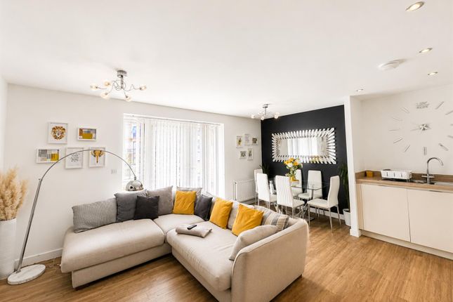 Flat 45, 7, Dalton House, Handley Page Road, Barking photo 3