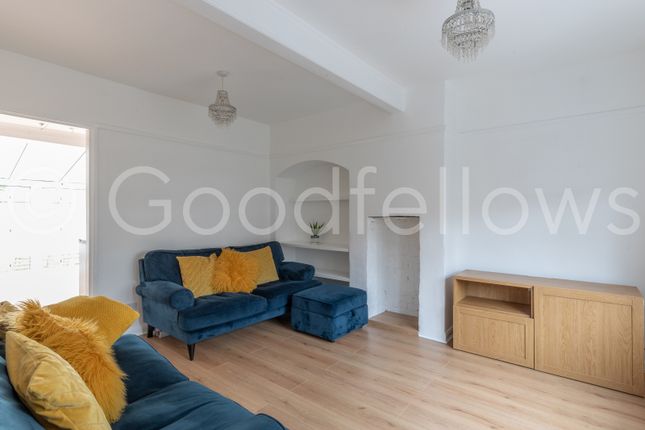 8, Farm Road, Morden photo 2