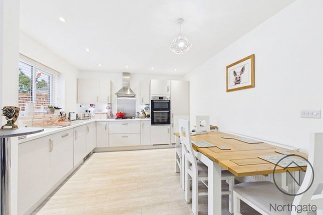 5 Orchid Drive, Newton Aycliffe photo 4