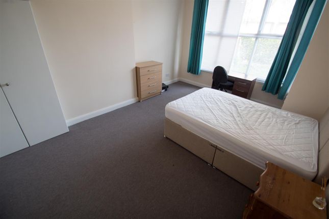 Lucas Place, Leeds photo 5