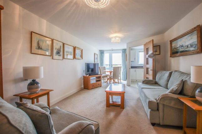 43 Edward House, Pegs Lane, Hertford photo 2