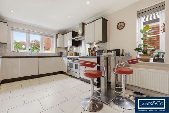 11, Woodlands Walk, Dunmow photo 3
