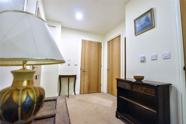 Flat 2, Ellisfields Court,, Mount Street, Somerset photo 2