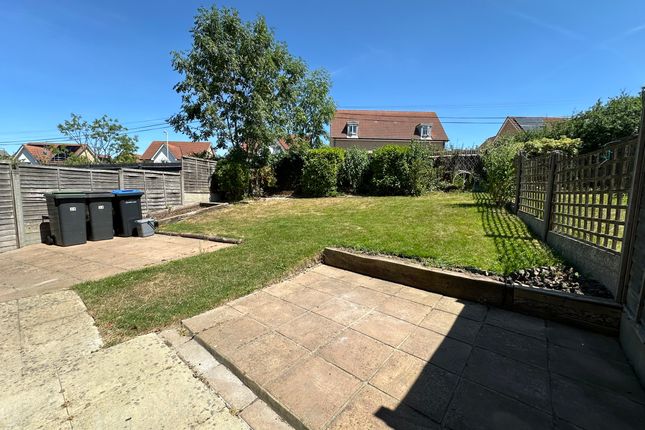 34 Kingfisher Way, Stowmarket photo 4