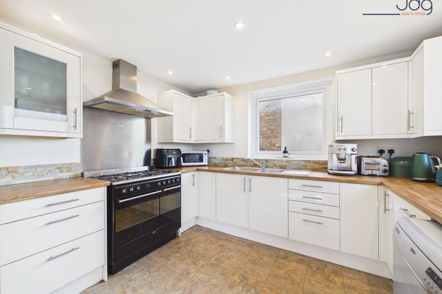 2 Derwent Road, Lancaster photo 2