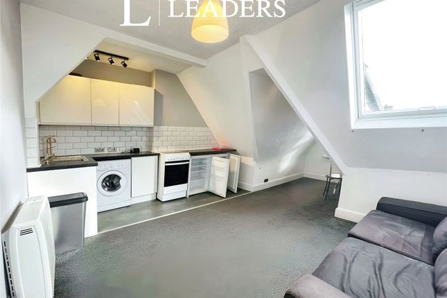 18, Napier Court, West Cliff photo 3