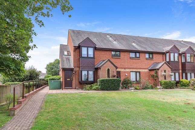 Thumbnail Flat for sale in Breakspear Court, The Crescent, Abbots Langley