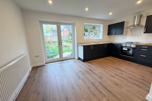 Roland Avenue, COVENTRY photo 5