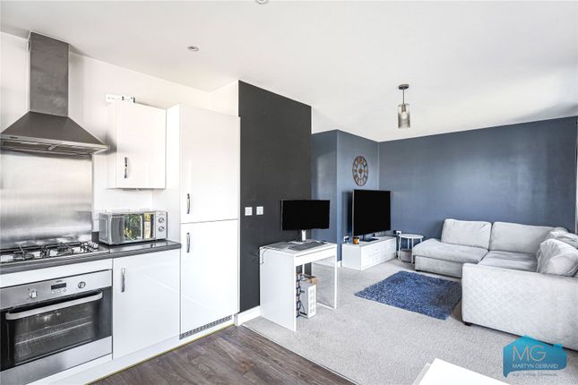 Flat 3, Hillier Court, 53, Well Grove, London photo 4