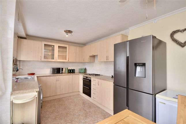 9, Pickford Walk, Oldham photo 4
