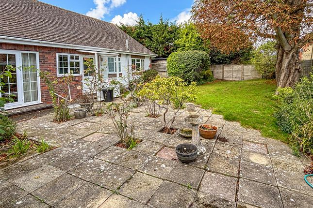 7, Walnut Avenue, Rustington photo 2