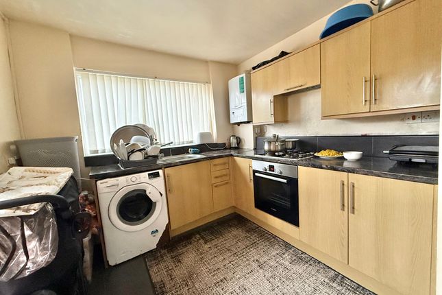44, Farndale Avenue, Coventry photo 3