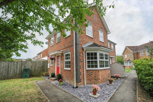 Thumbnail Semi-detached house to rent in Avocet Way, Aylesbury