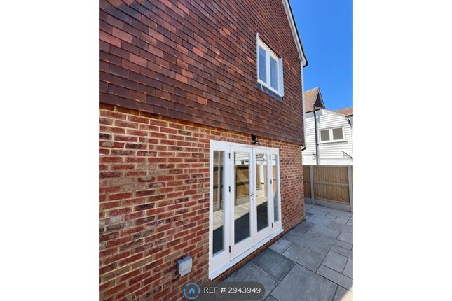 Penny Red, Bleak Road, Lydd photo 5