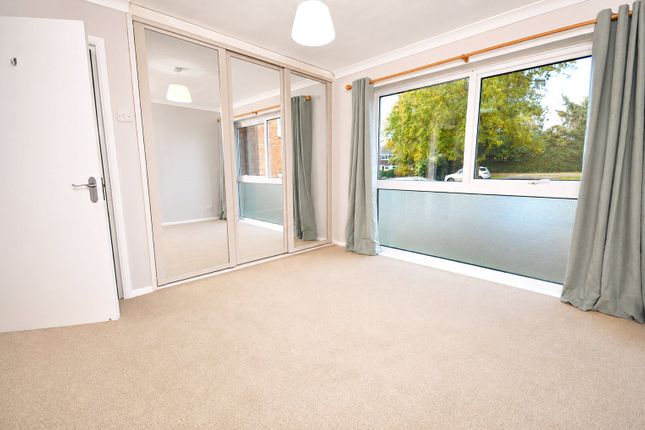 29 Hale Court,, Fairview Gardens, Farnham photo 4