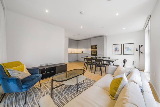 Flat for sale in Heygate Street, Elephant And Castle, London