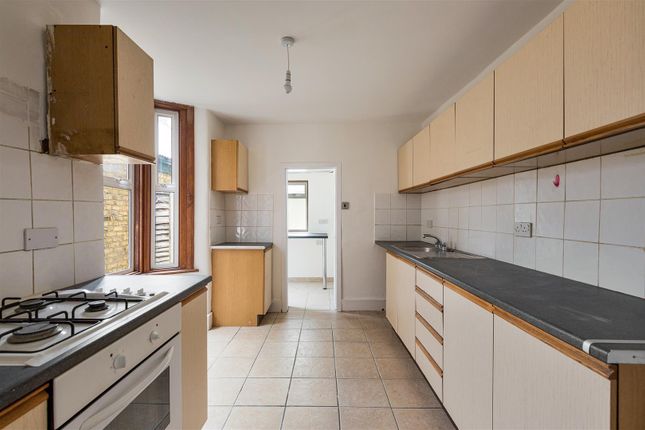 186, Maybank Road, South Woodford photo 4
