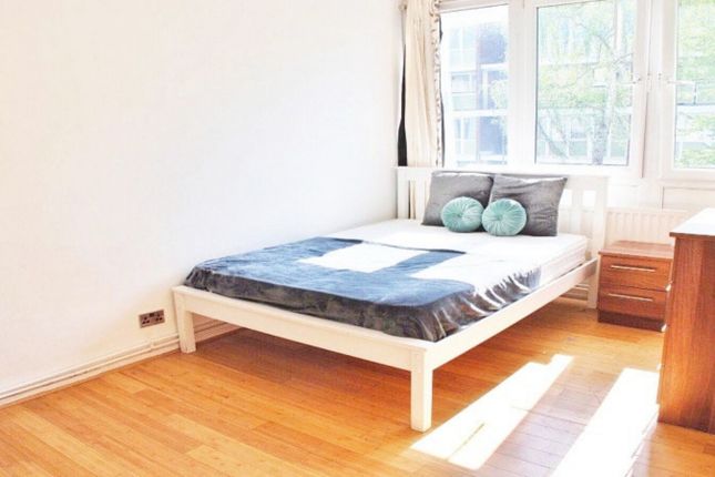 Thumbnail Shared accommodation to rent in Fontley Way, London